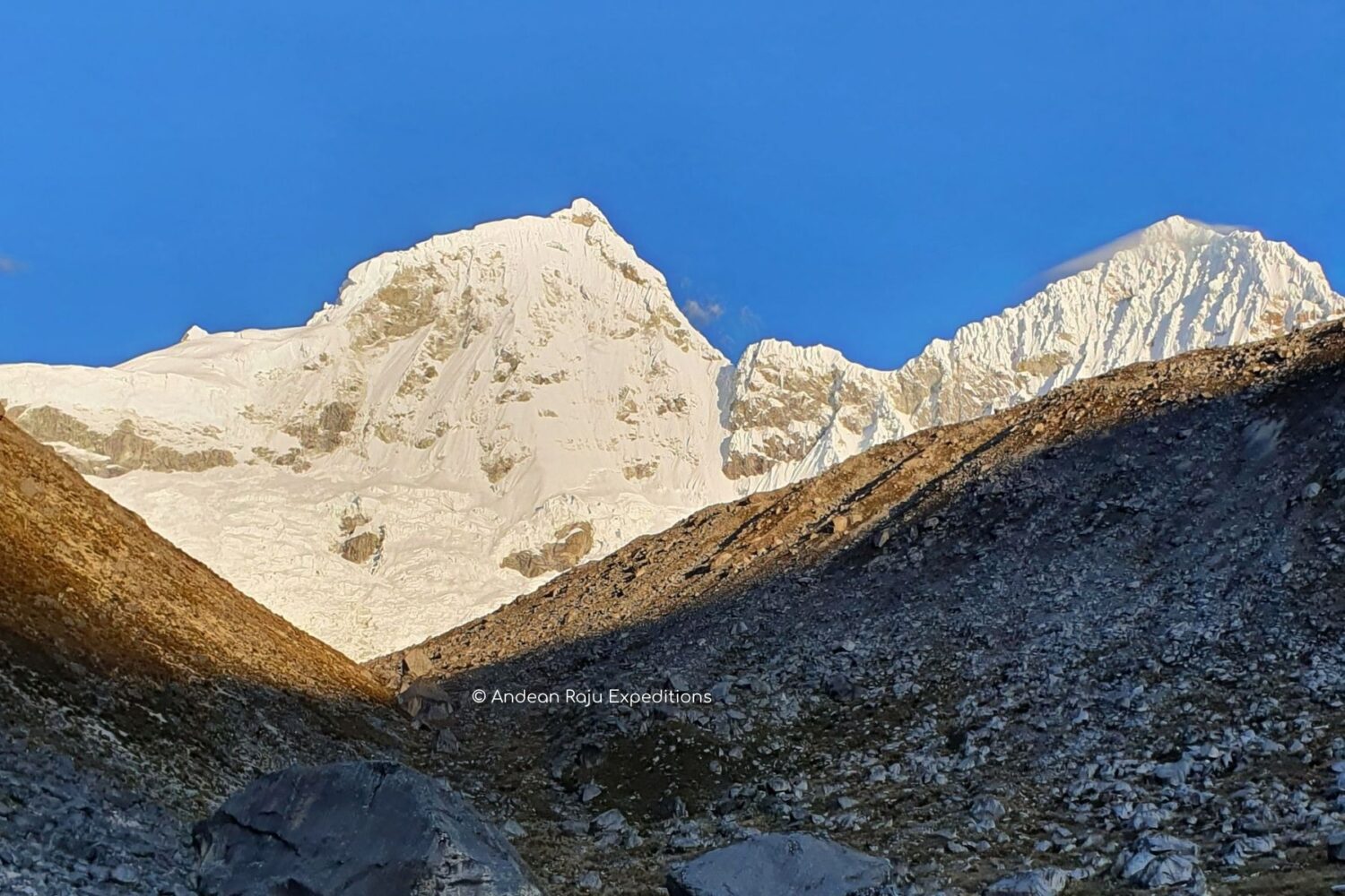 Amanecer en el Nevado Huandoy
