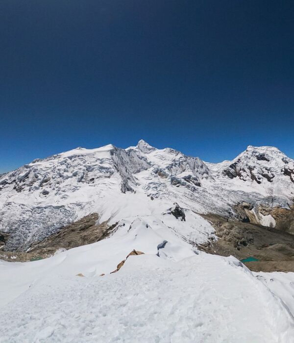 Cumbre del Nevado Ishinca