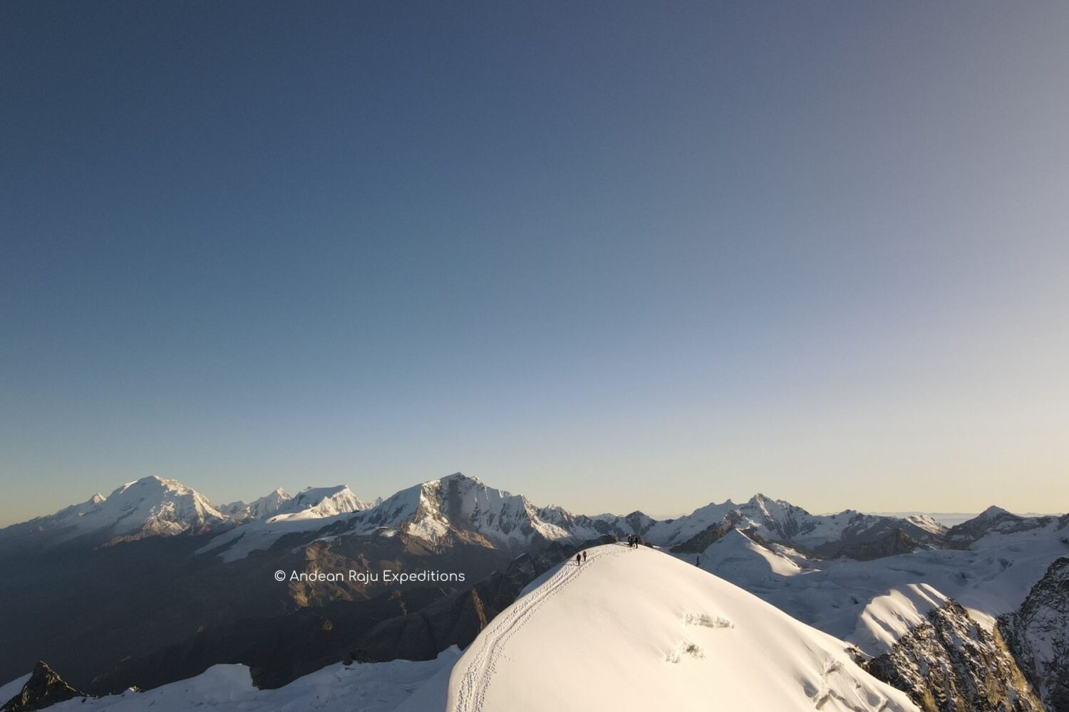 Cumbre del Nevado Vallunaraju