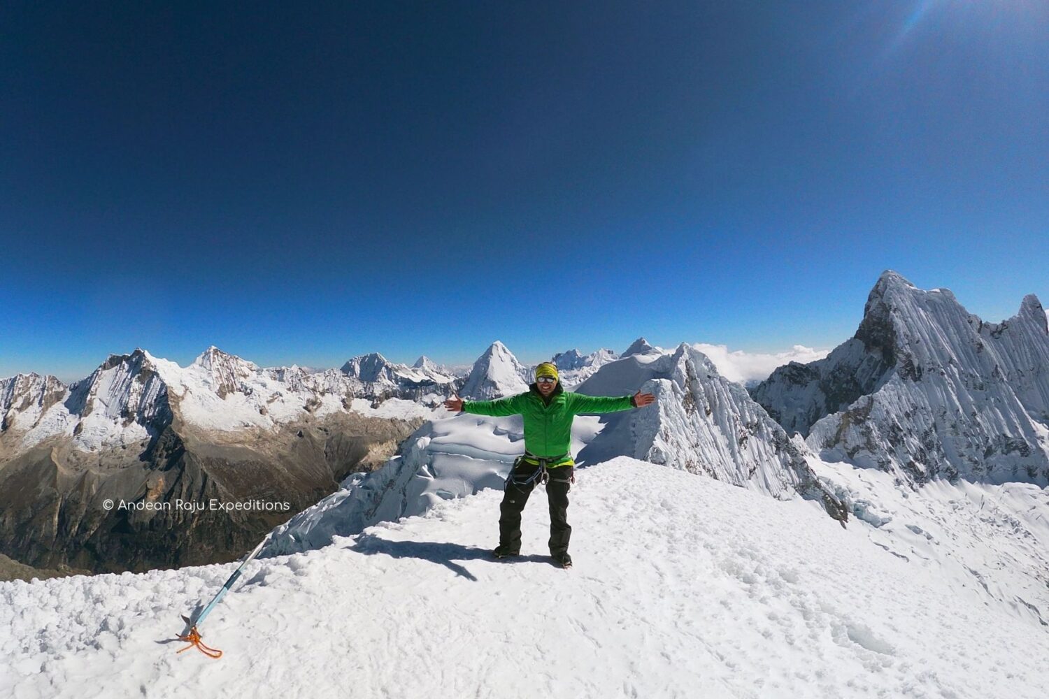 Nuestro CEO Pablo en la cima del Nevado Pisco