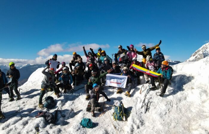 Nuestro grupo Colombiano en la Cima del Nevado Mateo