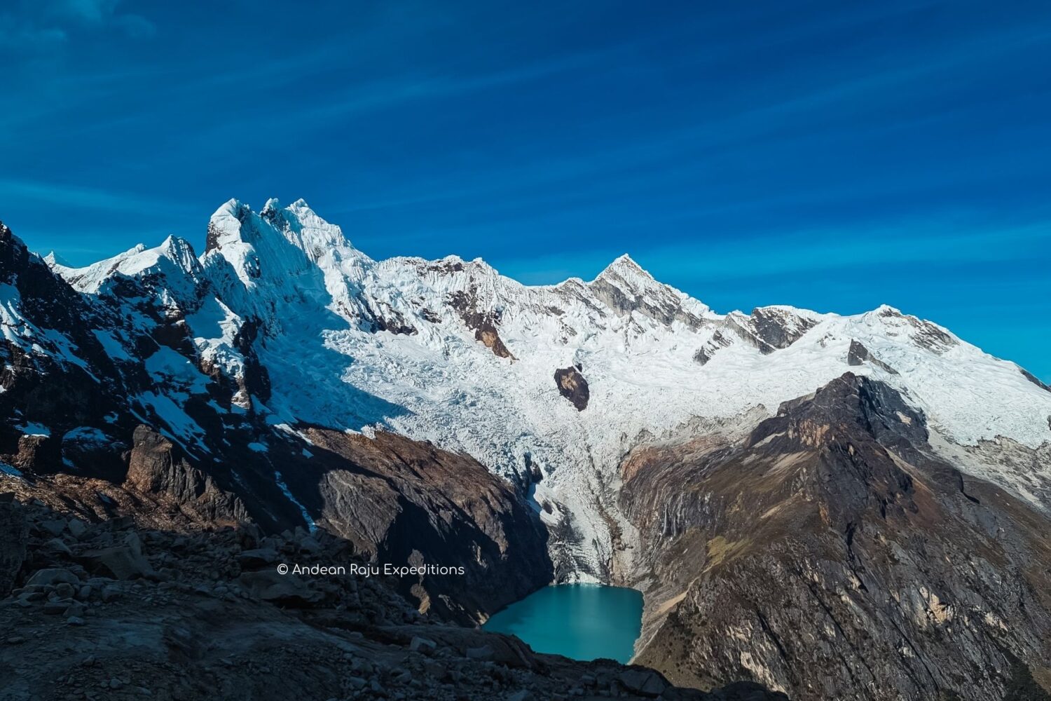 Laguna Arhuaycocha y Nevado Pucajirkas