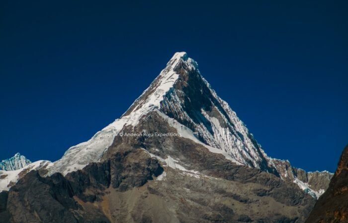 Vista del Nevado Artesonraju