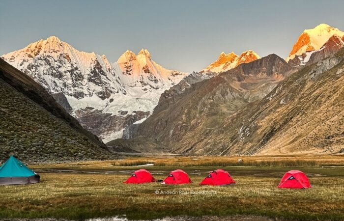 Atardecer en el campamento Jahuacocha Atardecer en el campamento Jahuacocha
